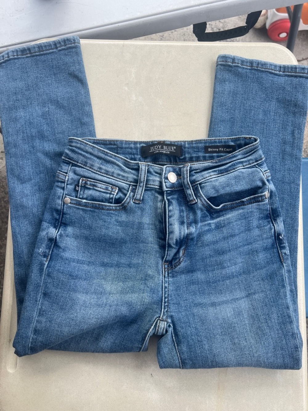 Judy Blue Medium Wash Skinny Capri Jeans